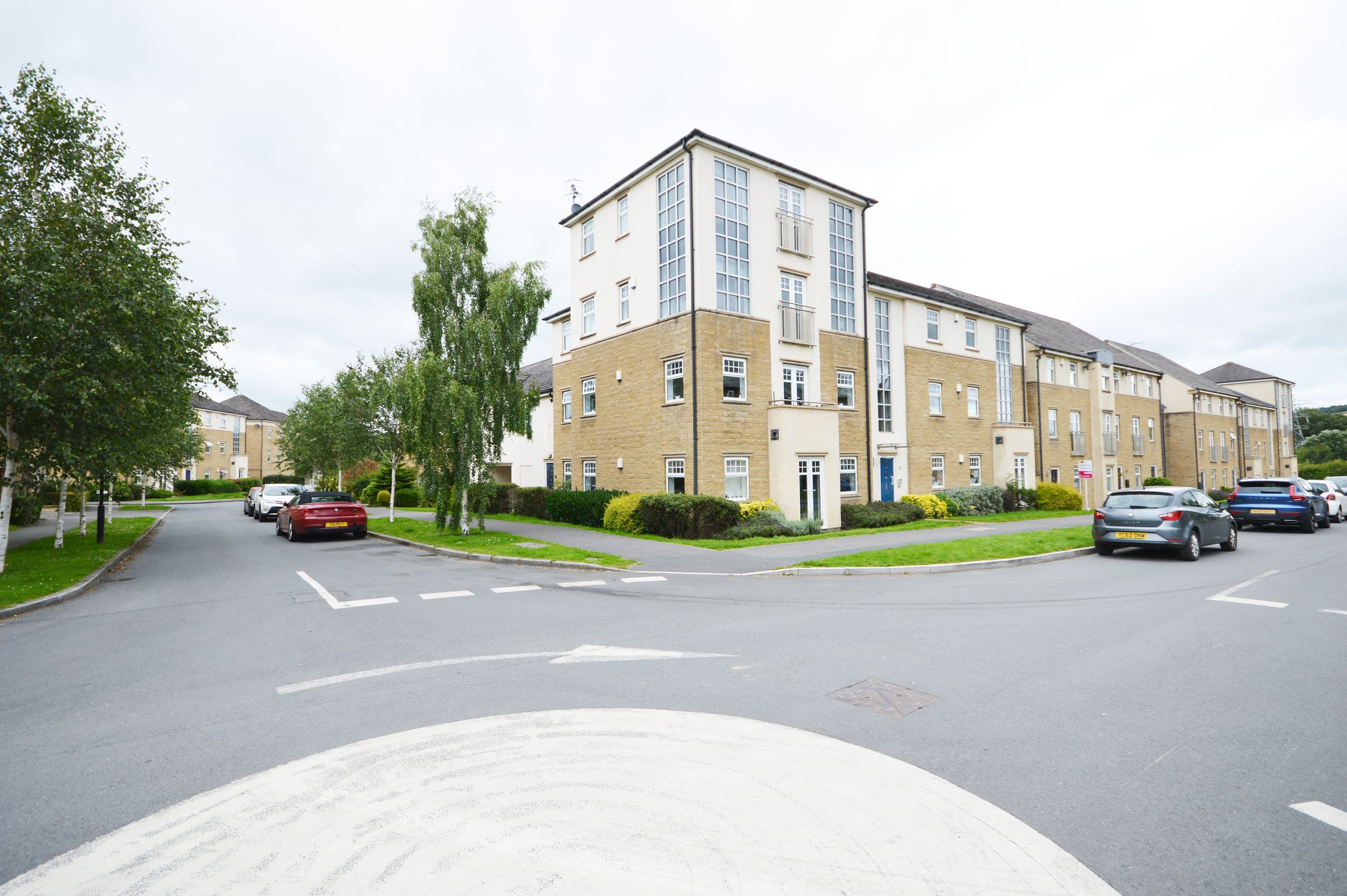 3 bed flat for sale in High Royds Drive, Menston, Ilkley, West