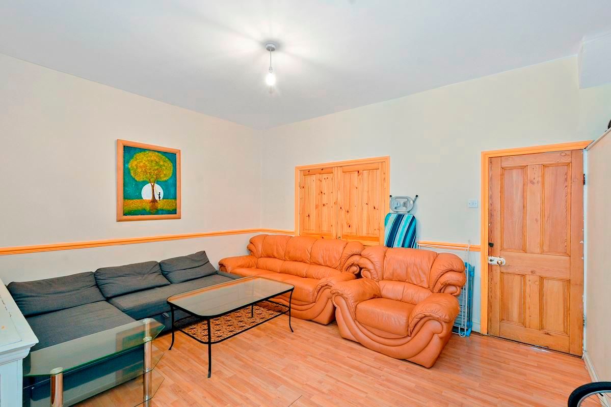 3 bed terraced house for sale in Twickenham Road, London E11 Zoopla