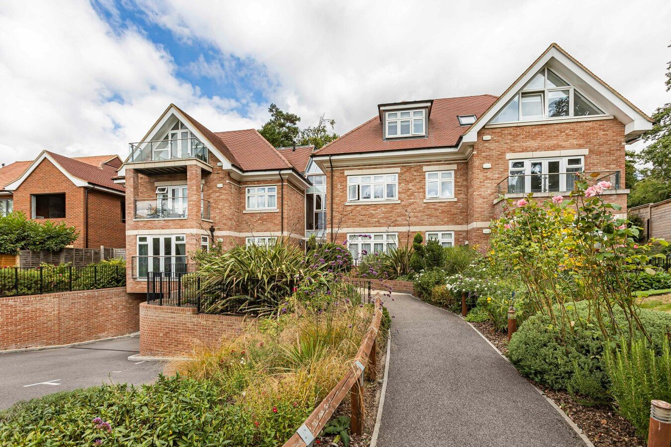 3 bed property for sale in Wood Road, Brookmans Park, Hatfield