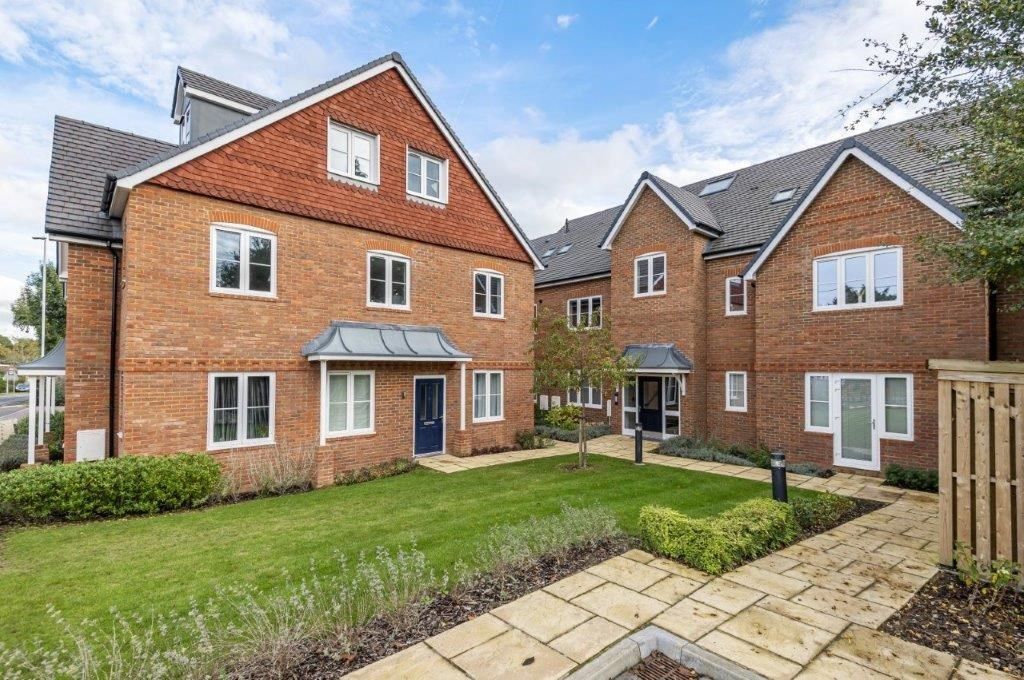 1 bed flat for sale in Amersham Road, Hazlemere, High HP15 Zoopla