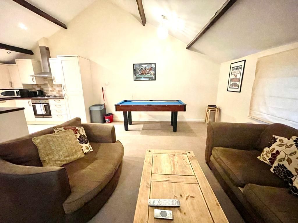 2 bed flat to rent in Victoria Road, Old Town, Swindon SN1 Zoopla