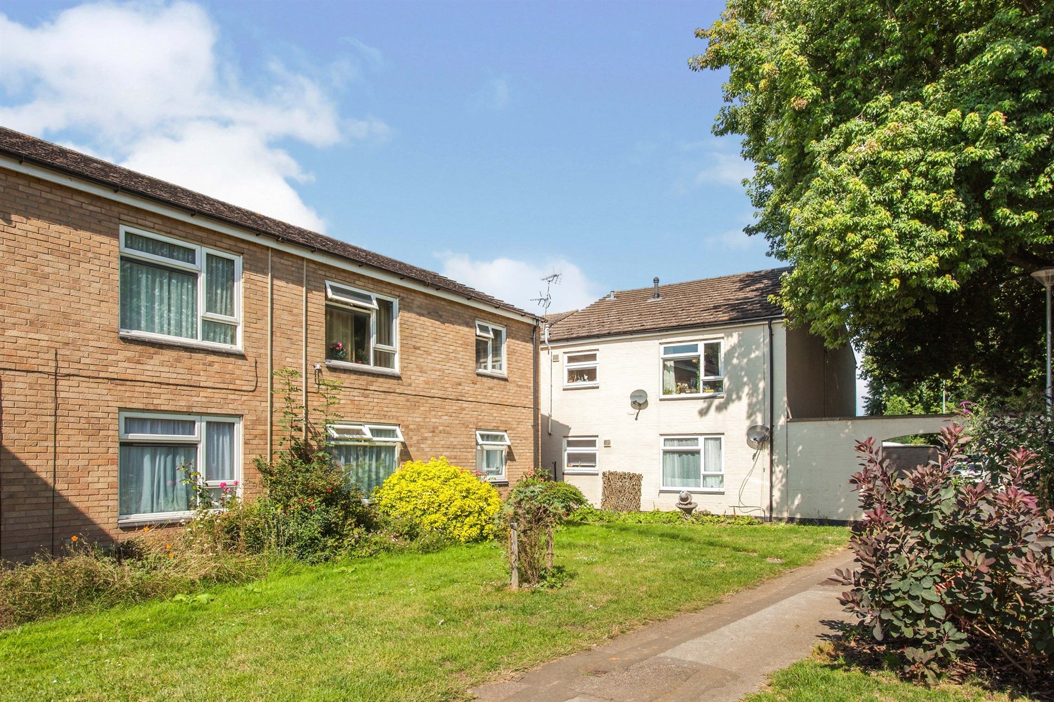 Dundee Close Cambridge CB4  