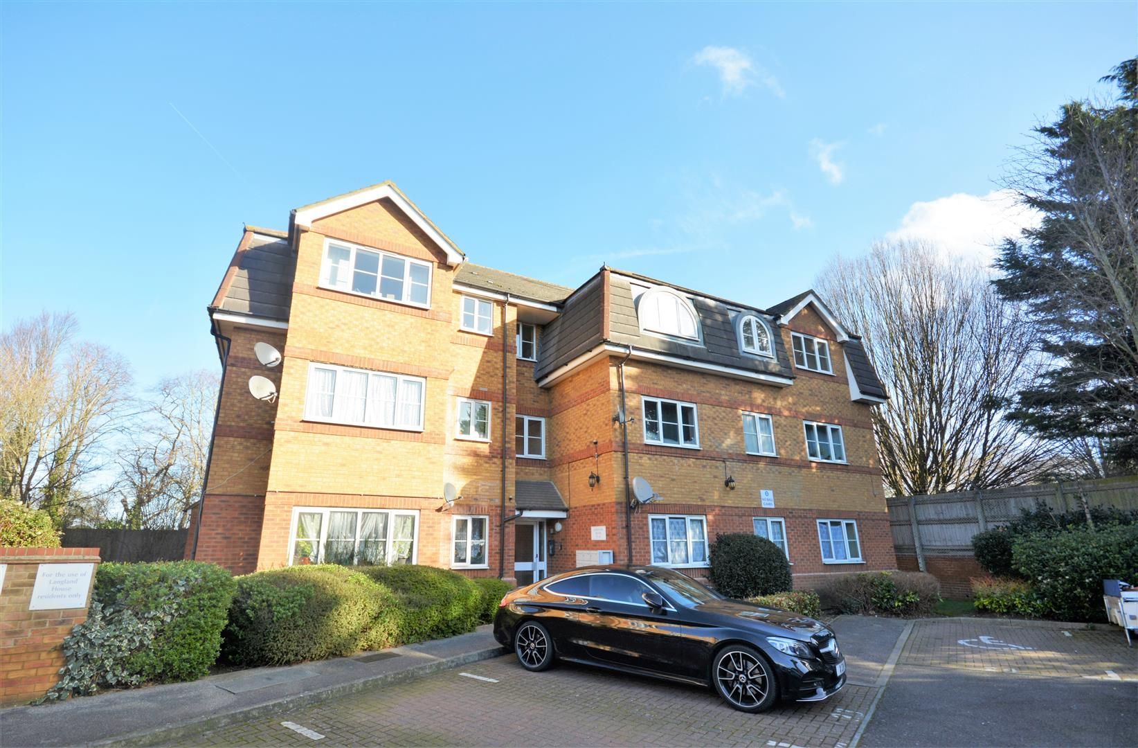 2 bed flat for sale in Chaucer Way, Colliers Wood, London SW19 Zoopla