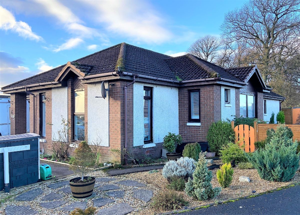 5 bed bungalow for sale in 6 Rintoul Place, Blairhall, Dunfermline KY12