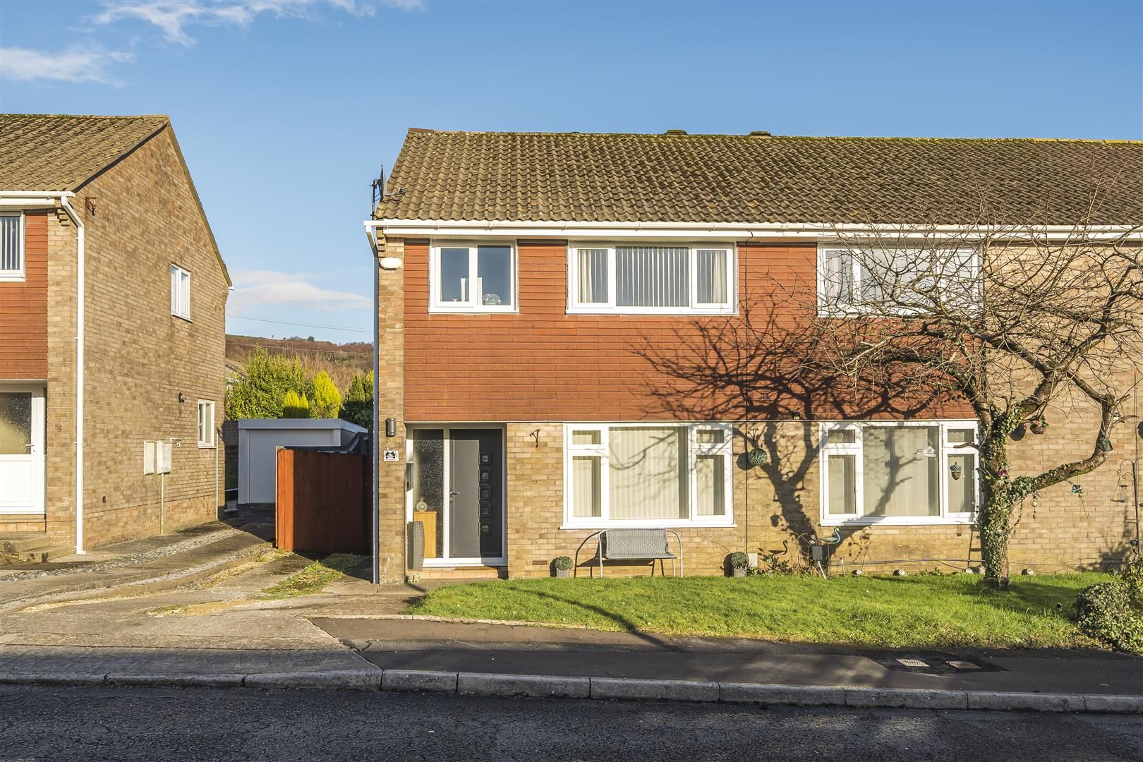 3 bed semidetached house for sale in Heol Y Drudwen, Parc Gwernfadog