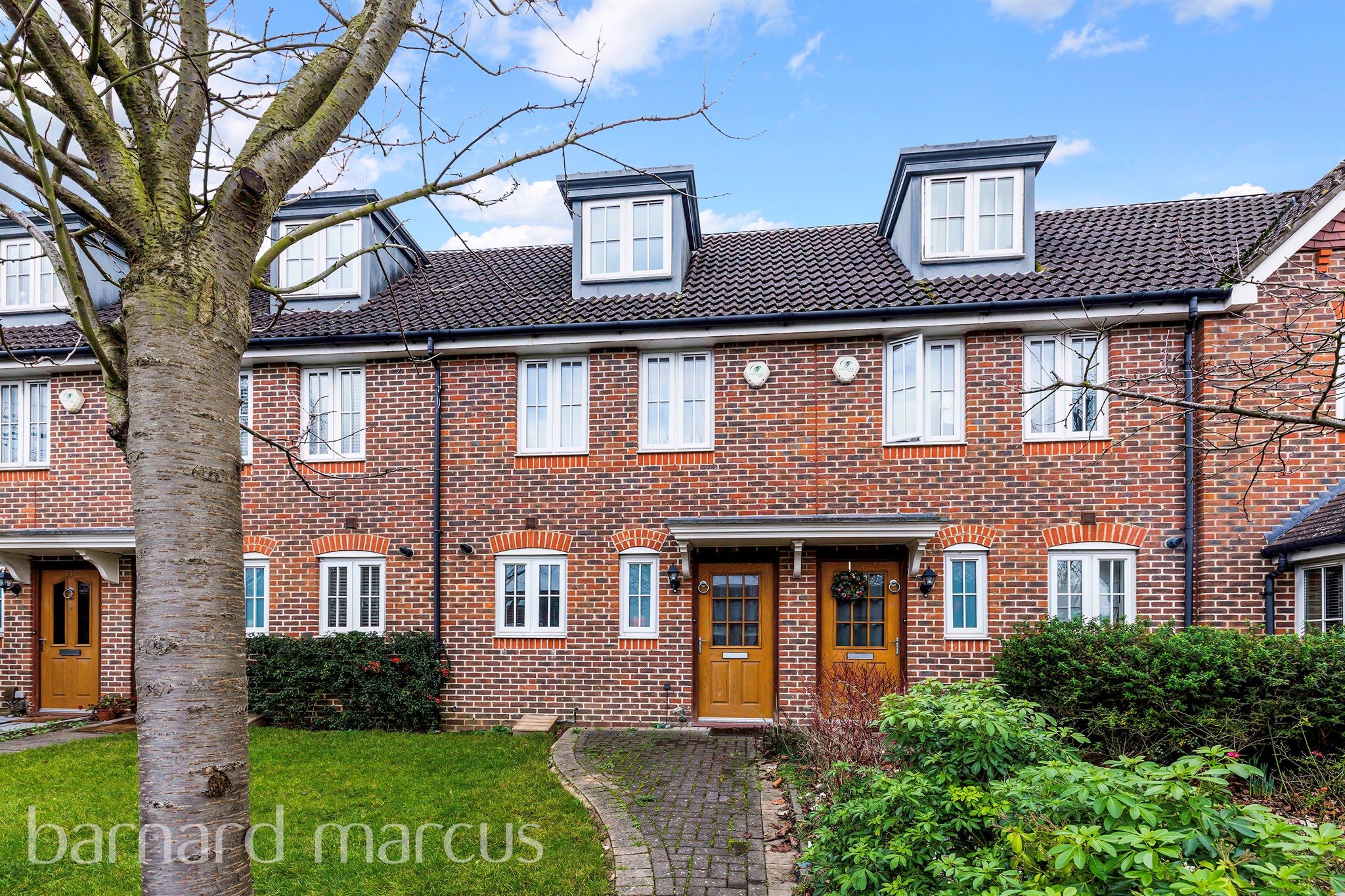 3 bed terraced house for sale in Langley Avenue, Worcester Park KT4 Zoopla