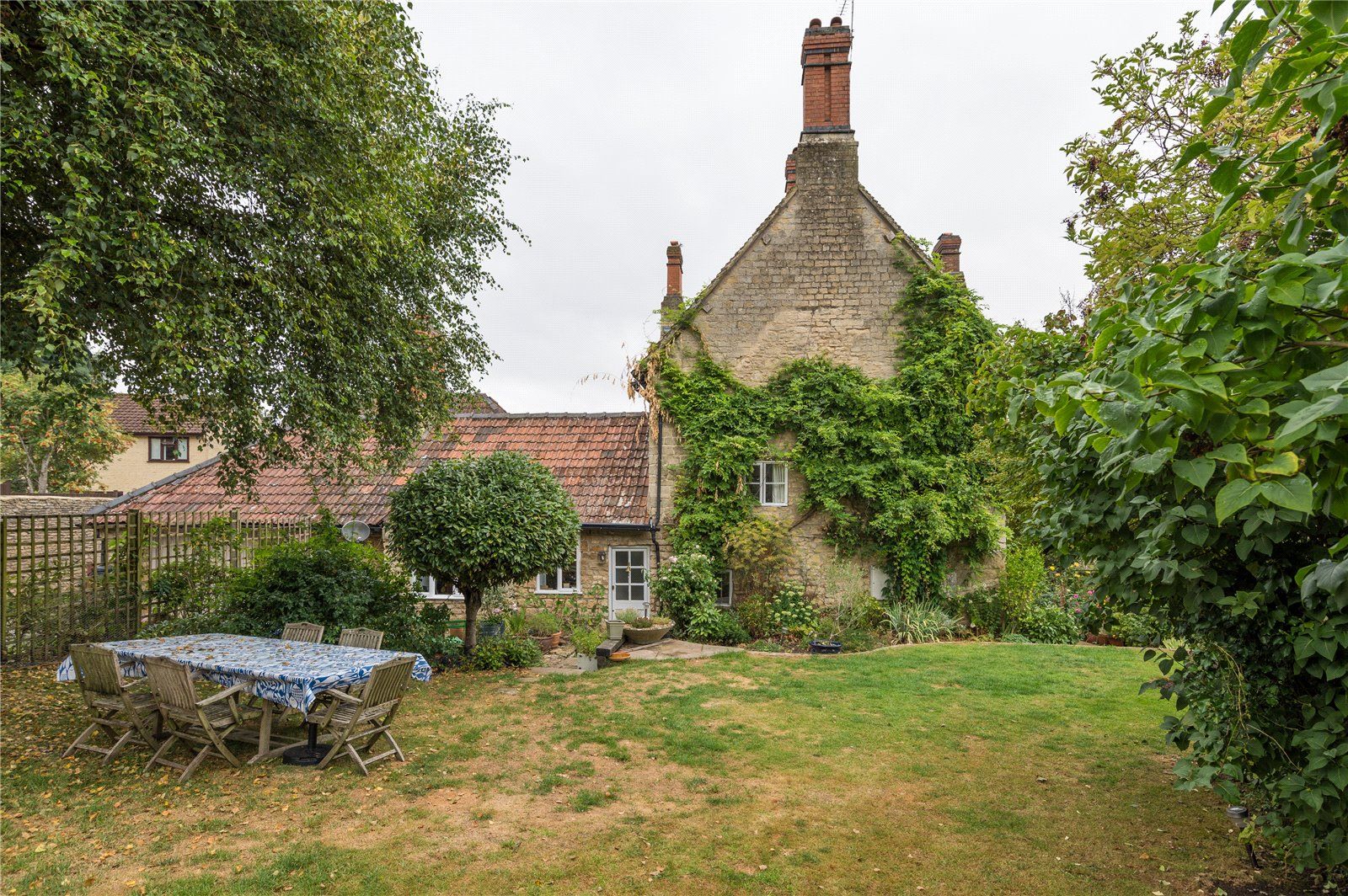 4 bed semidetached house for sale in Nunnery Lane, Woodmancote