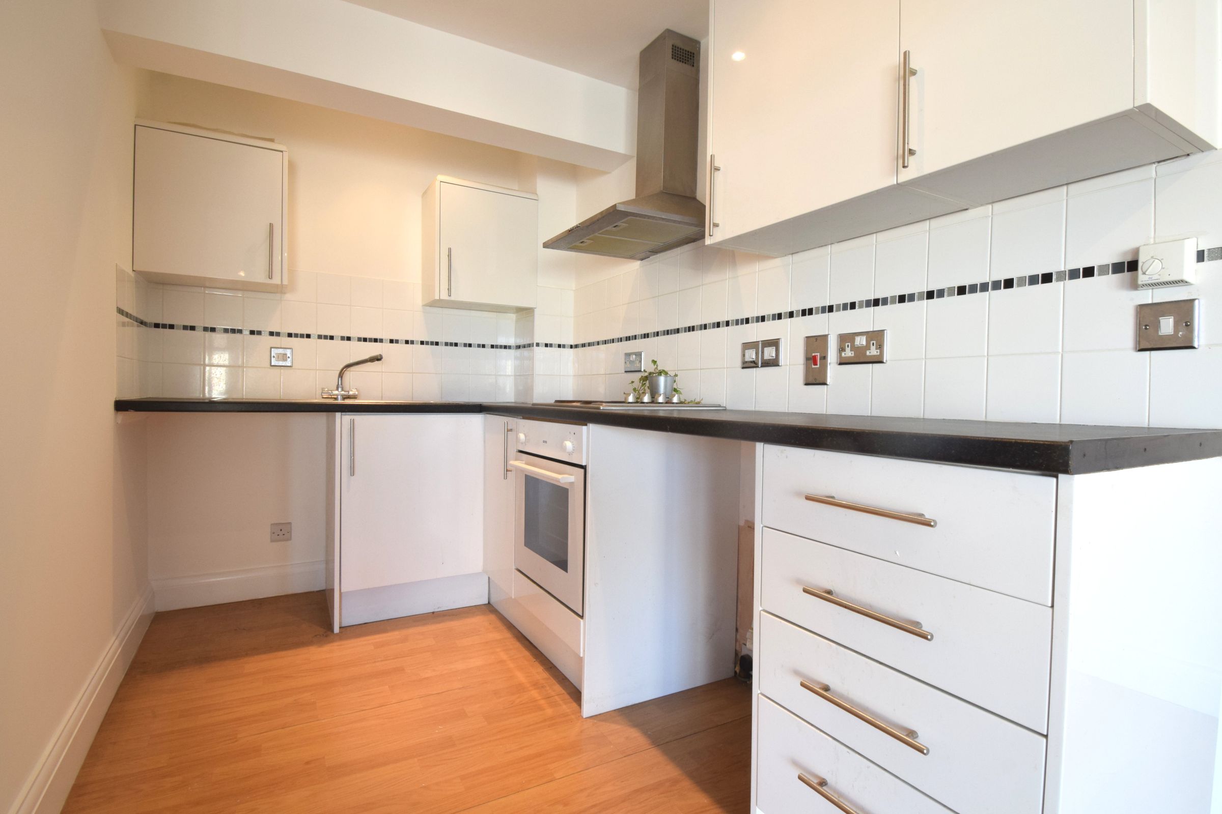 2 bed flat to rent in Rayleigh Road, Eastwood, LeighOnSea SS9 Zoopla