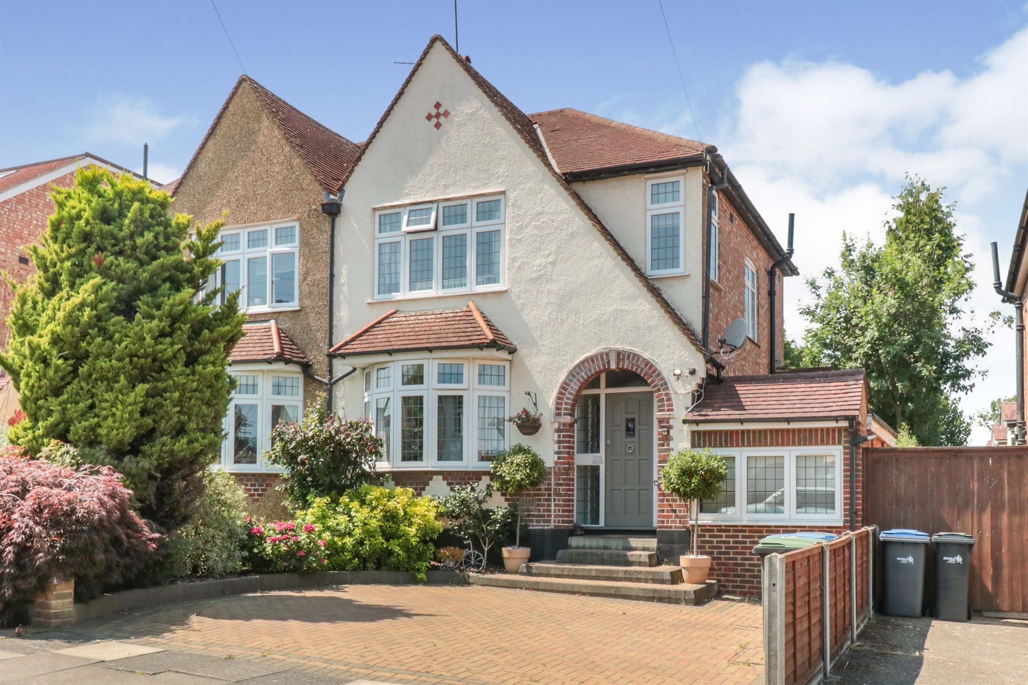 4 bed semidetached house for sale in Hillside Crescent, Enfield EN2 Zoopla