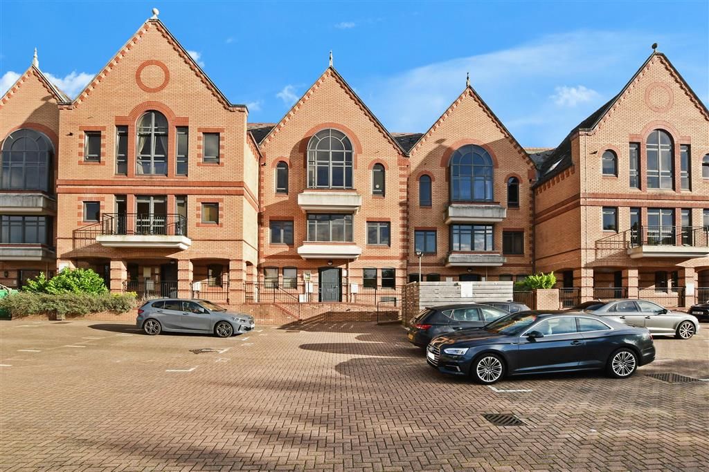 Studio for sale in Whyteleafe Hill, Whyteleafe, Surrey CR3 Zoopla