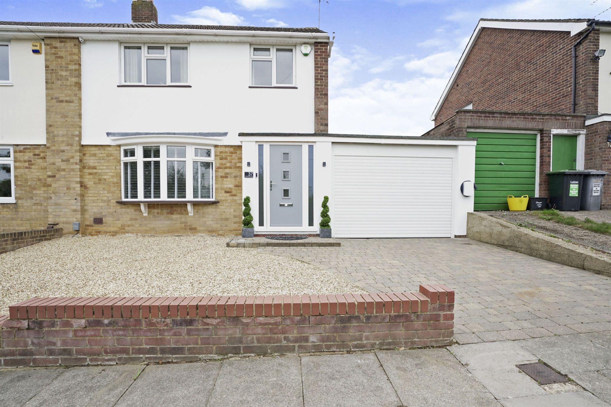 3 bed semi-detached house for sale in Swasedale Road, Luton LU3 - Zoopla