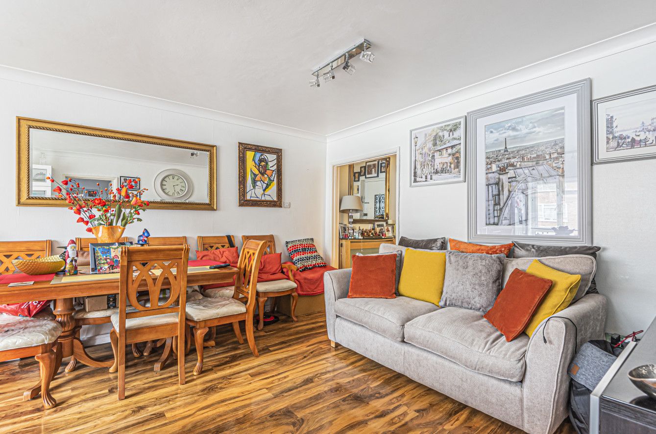 South Mount High Road London N20