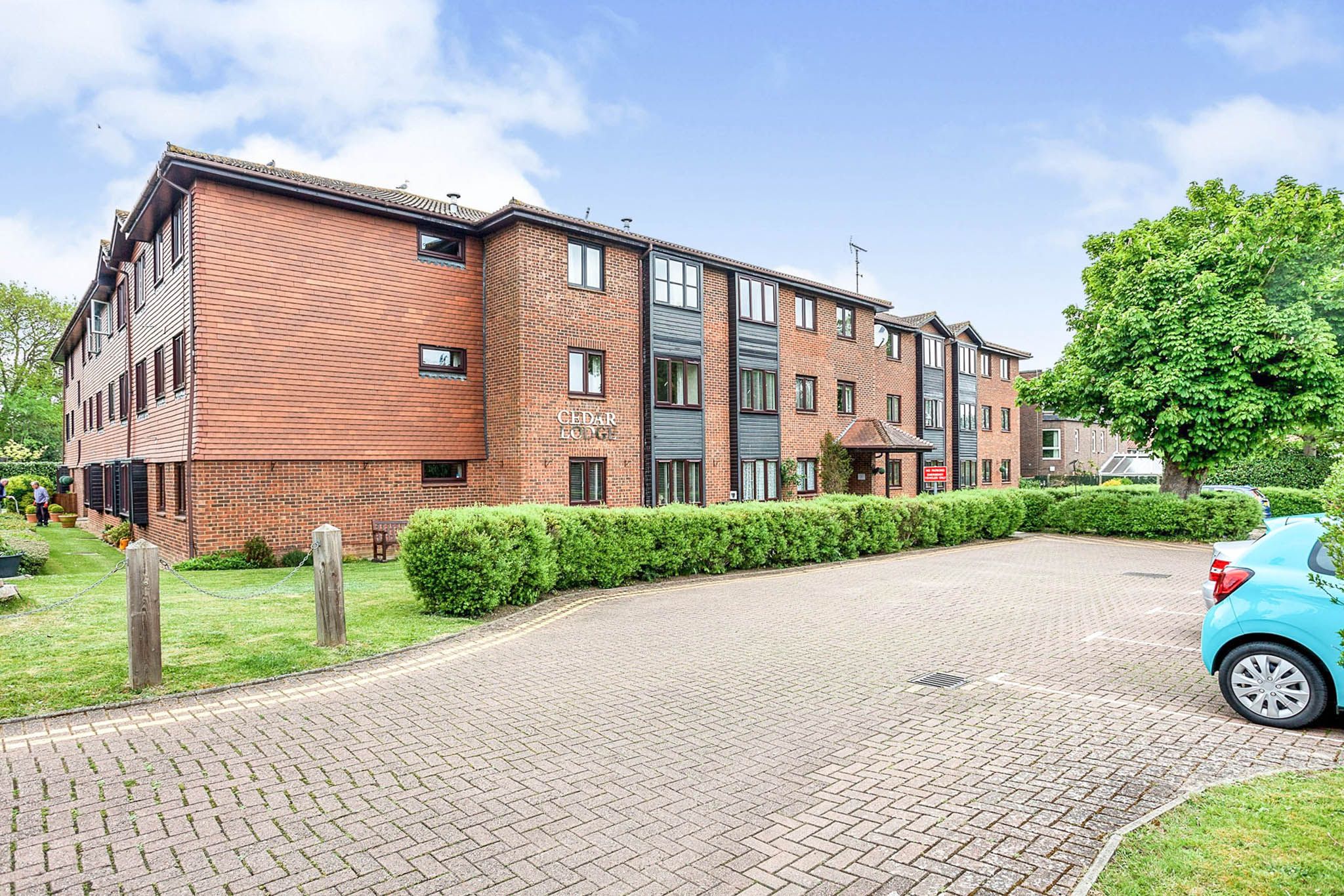 Brighton Road, Southgate, Crawley RH11