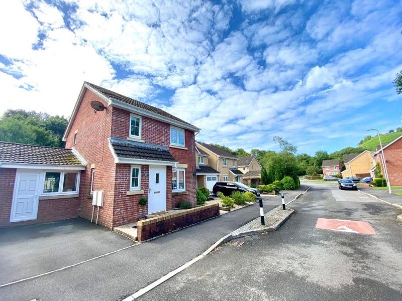 3 bed detached house for sale in Cwm Felin, Blackmill, Bridgend