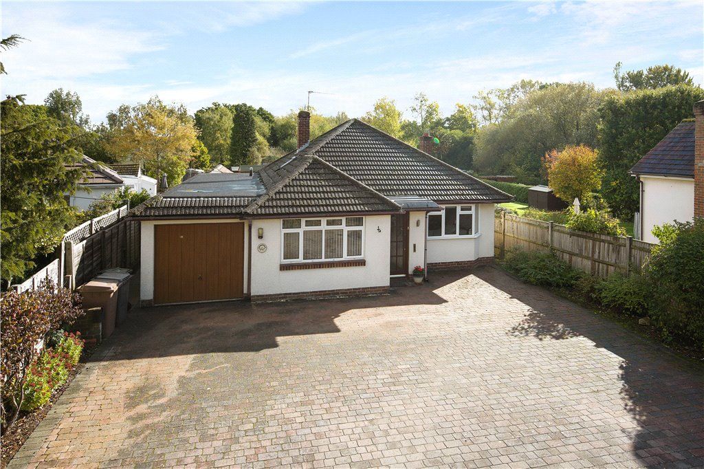 2 bed detached bungalow for sale in Crook Hill, Braishfield, Romsey