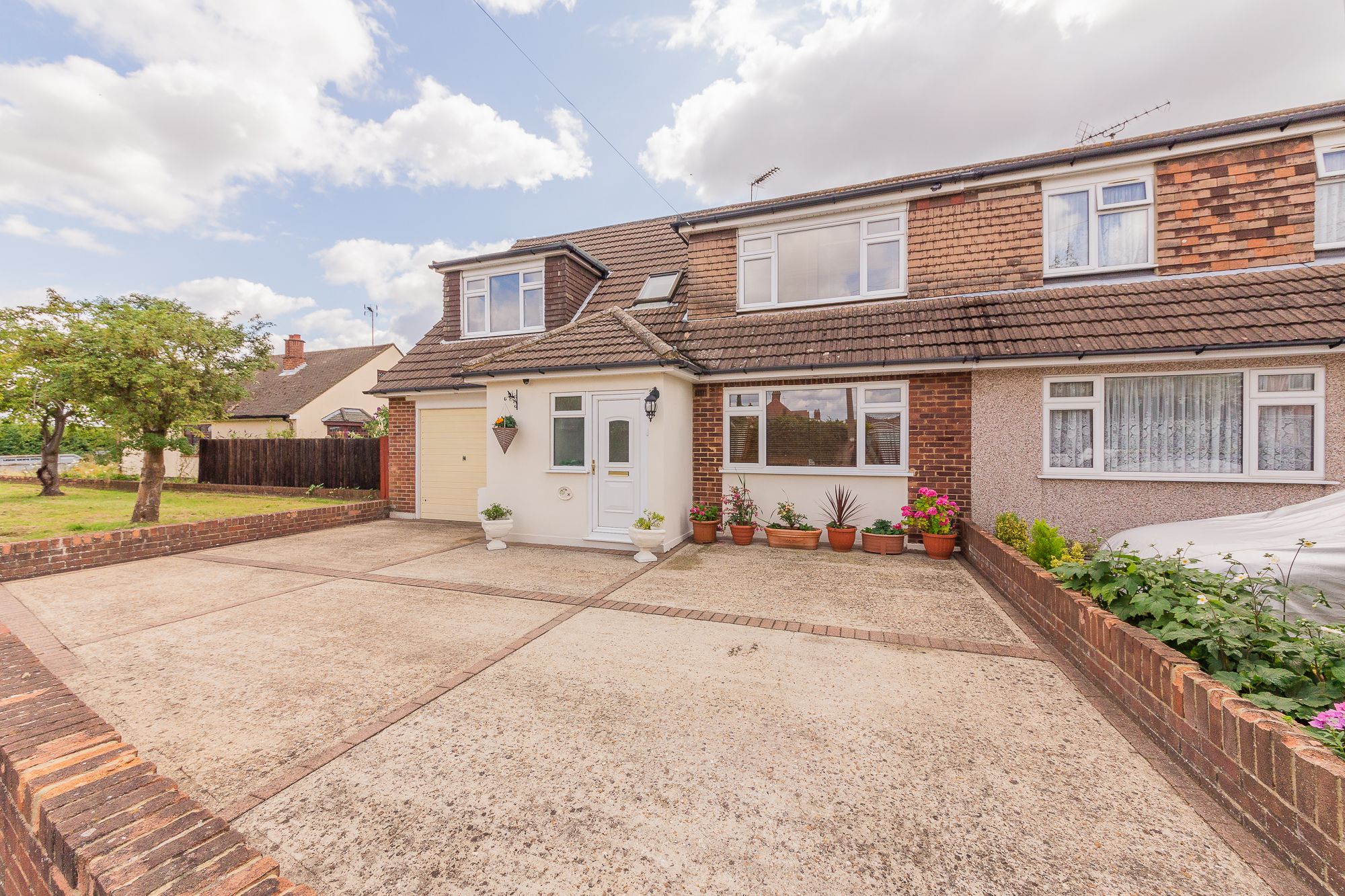 Exmouth Drive, Rayleigh, Essex SS6  