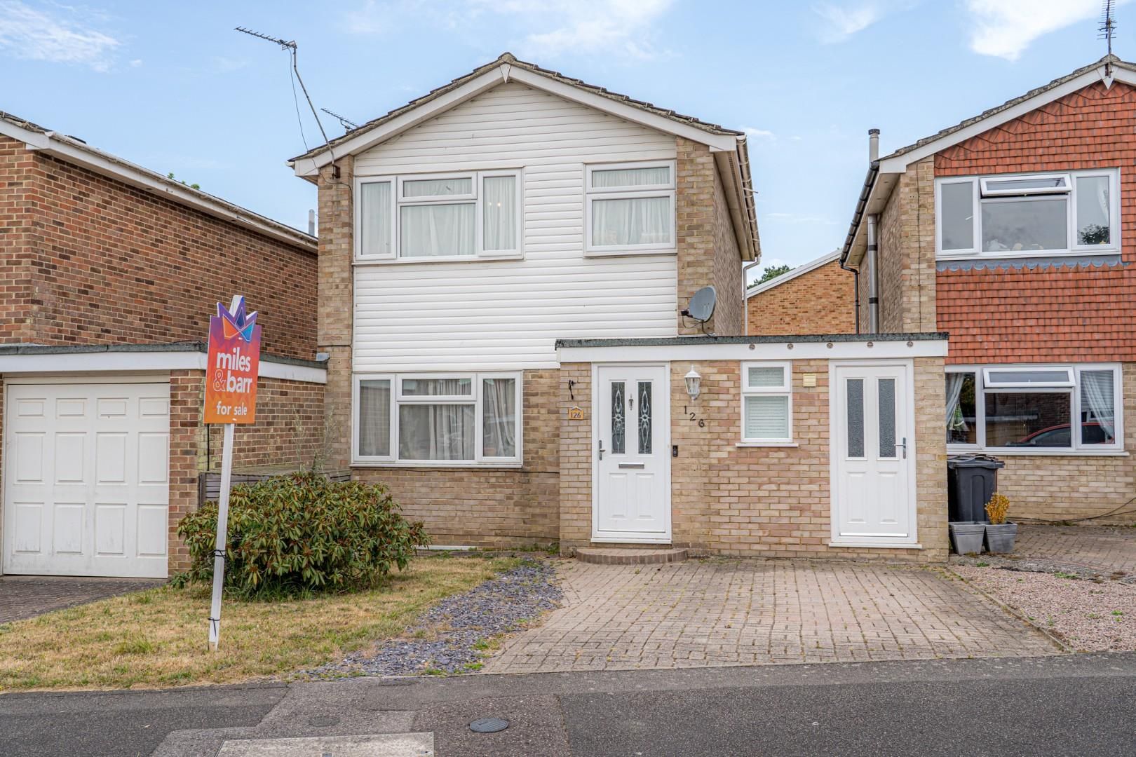 3 bed linkdetached house for sale in Grasmere Road, Kennington