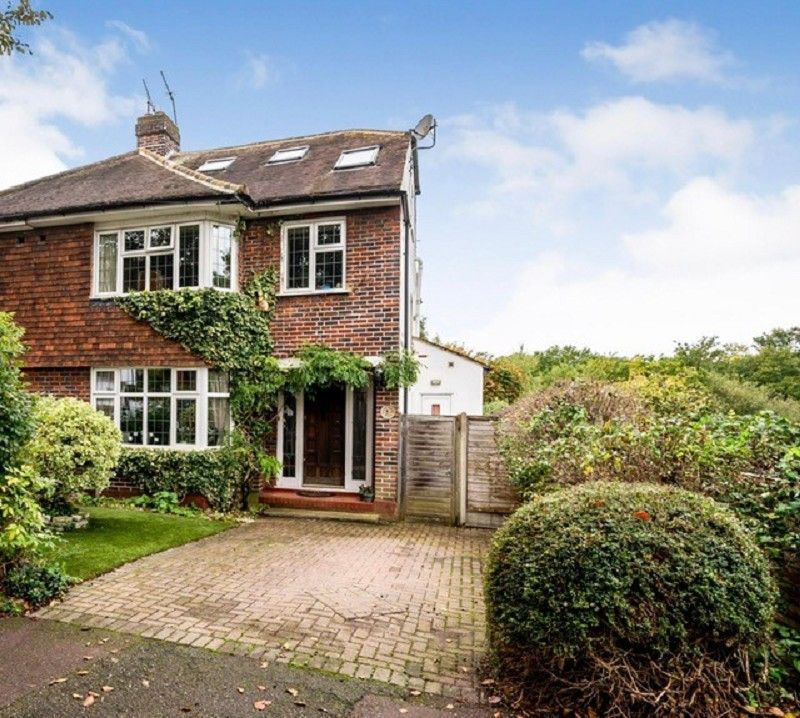 Beverley Avenue, London, Greater London. SW20  