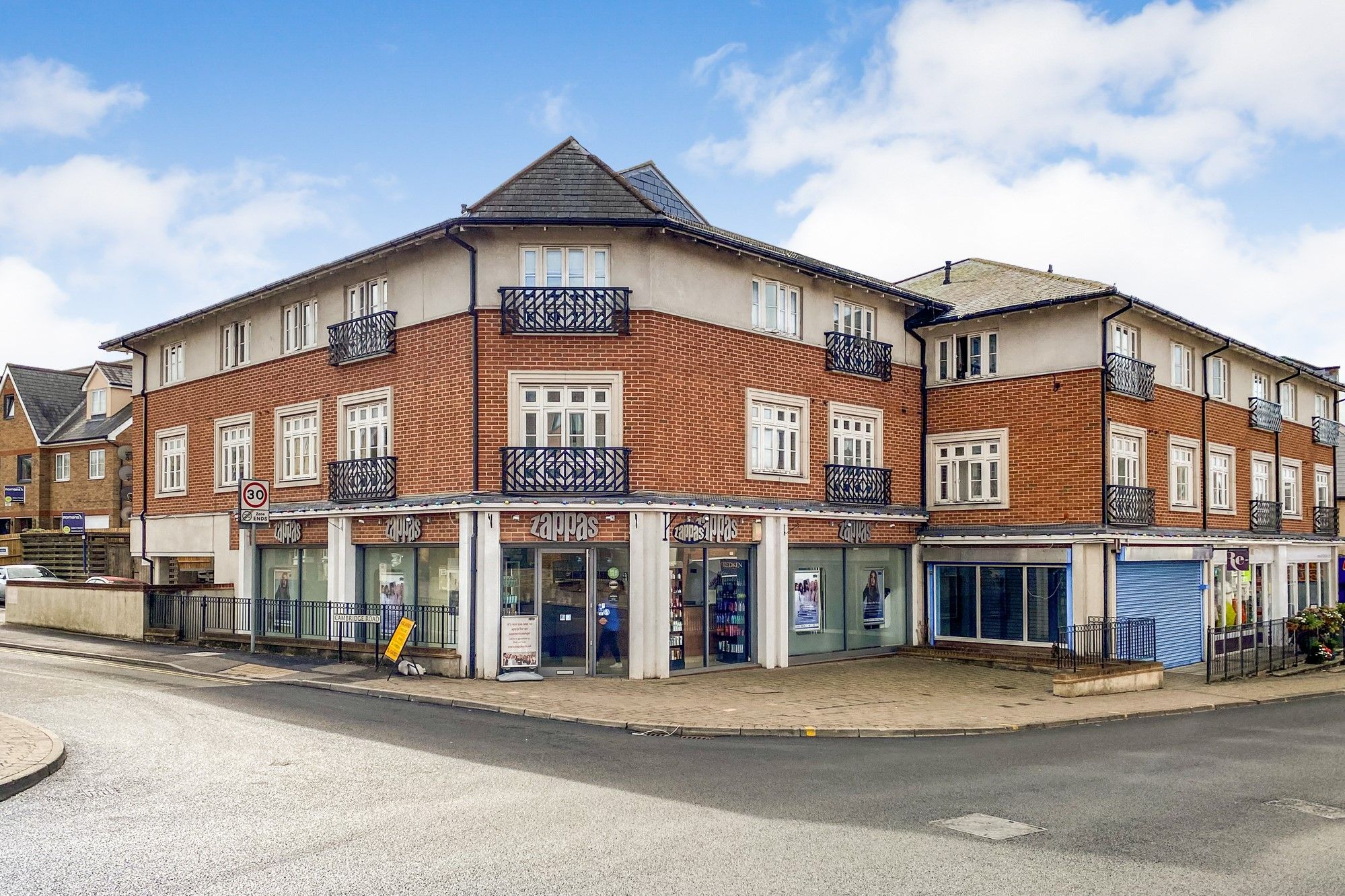 3 bed block of flats for sale in High Street, Crowthorne RG45 Zoopla