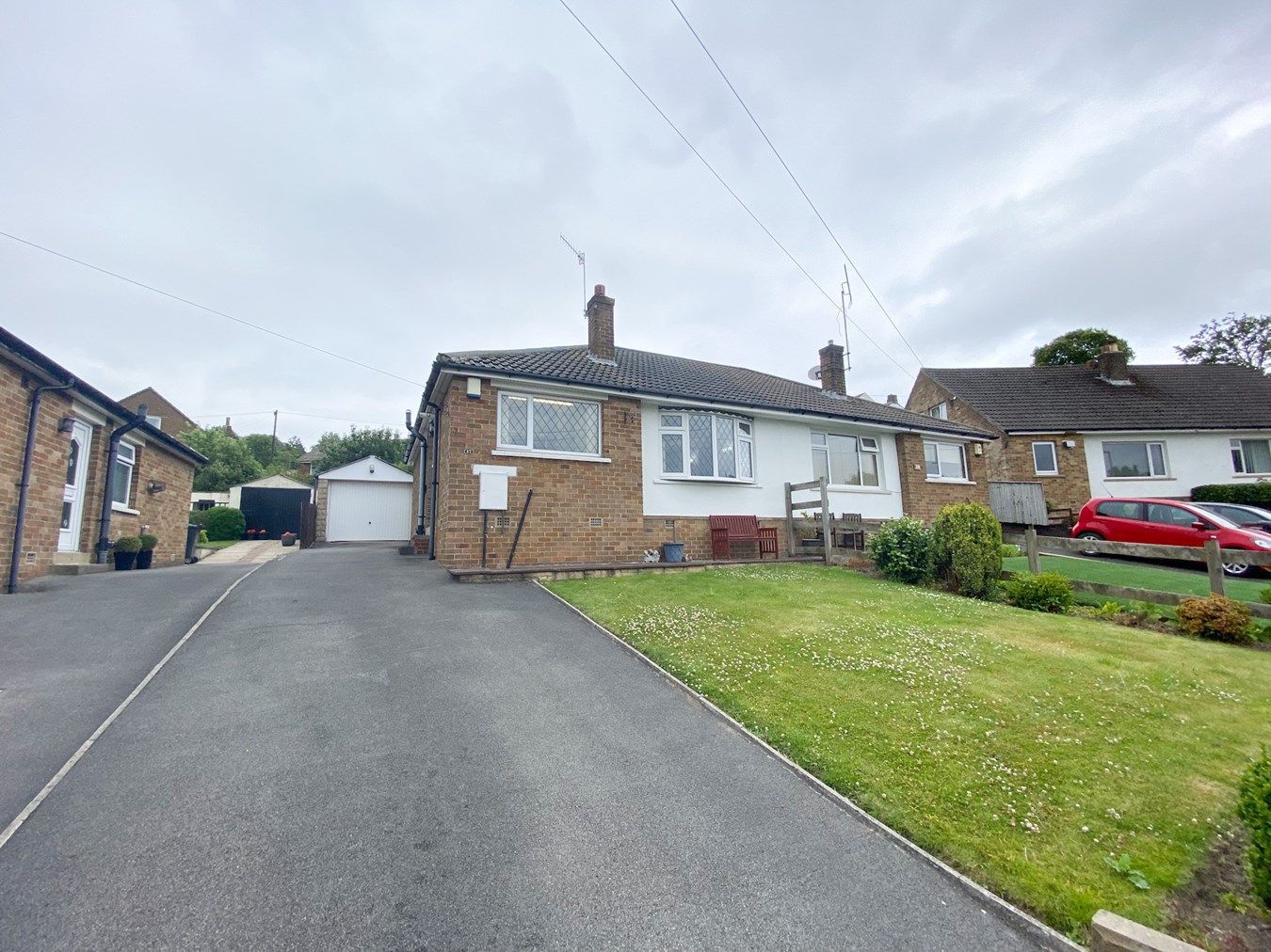 2 bed semidetached bungalow for sale in Fenay Drive, Fenay Bridge