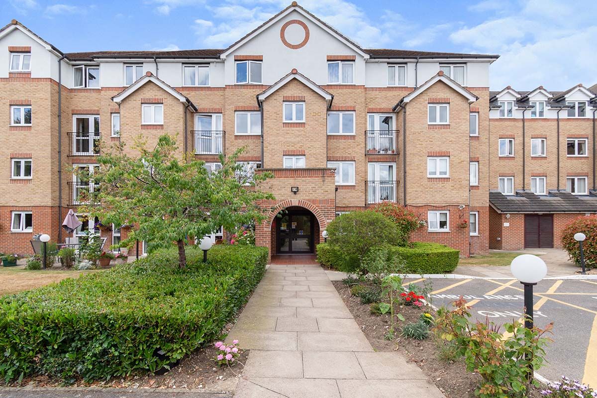 1 bed flat for sale in Marlborough Court, Cranley Gardens, Wallington