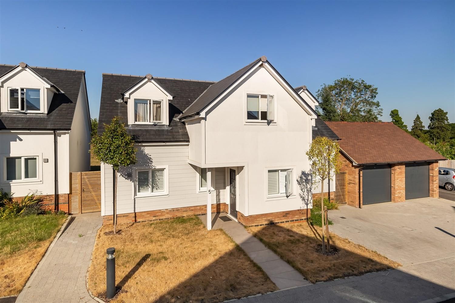 3 bed detached house for sale in Rose Court, Lippitts Hill, Loughton