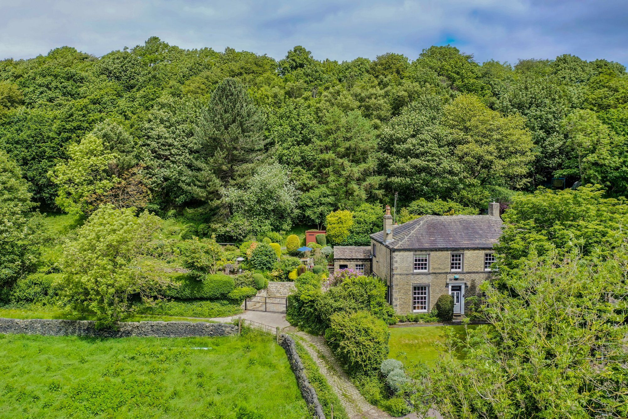 5 bed property for sale in Broad Carr, Holywell Green, Halifax HX4 Zoopla