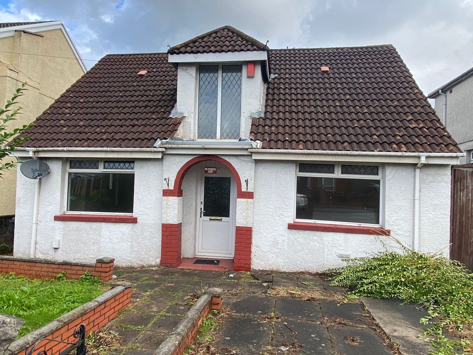 2 bed detached bungalow to rent in Cimla Road, Neath, Neath Port Talbot