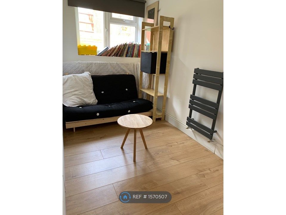 Room to rent in Lampeter Close, London NW9 Zoopla