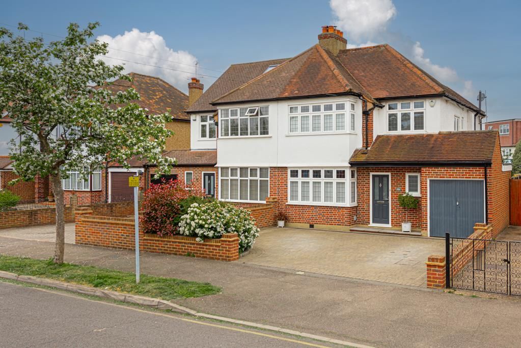 3 bed semidetached house for sale in Waverley Road, Stoneleigh, Epsom