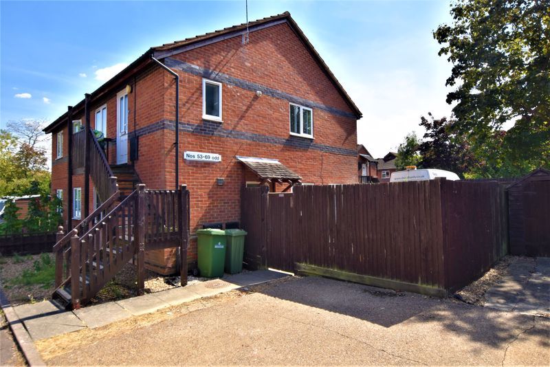 1 bed for sale in Hainault Avenue, Giffard Park, Milton