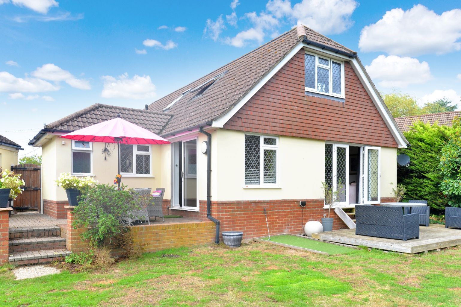 4 bed property for sale in High Ridge Crescent, New Milton, Hampshire