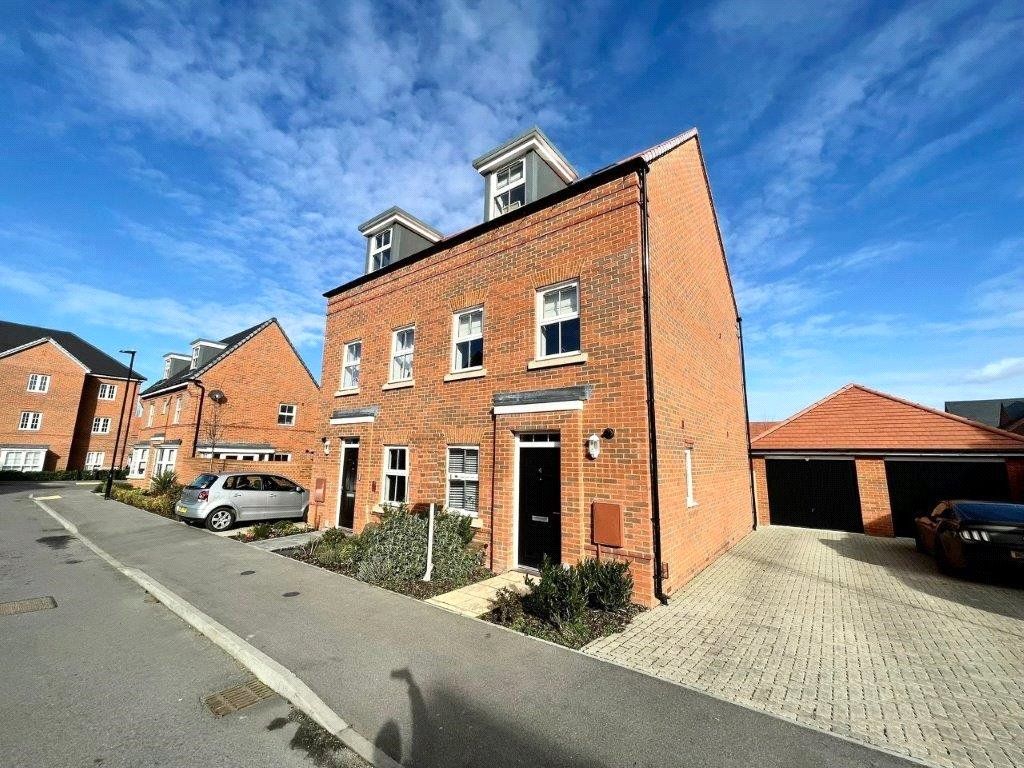 3 bed semidetached house for sale in Young Way, Wellesley, Aldershot GU11 Zoopla