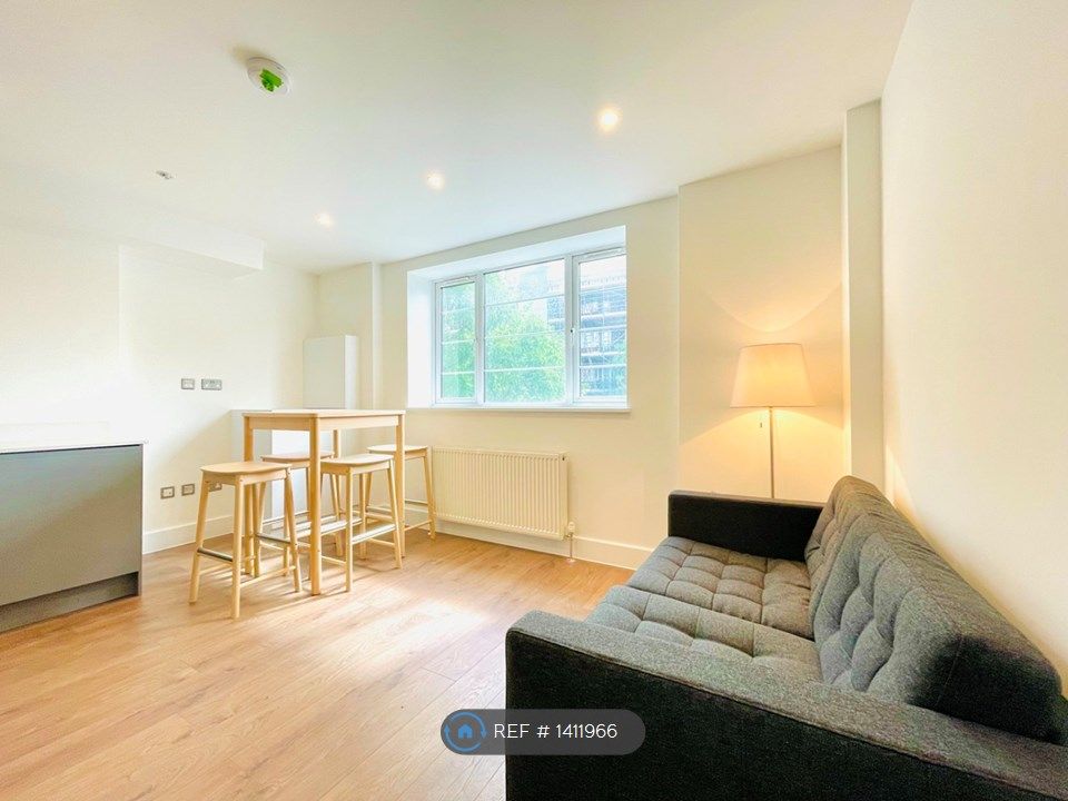 2 bed flat to rent in Wandsworth Road, London SW8 Zoopla