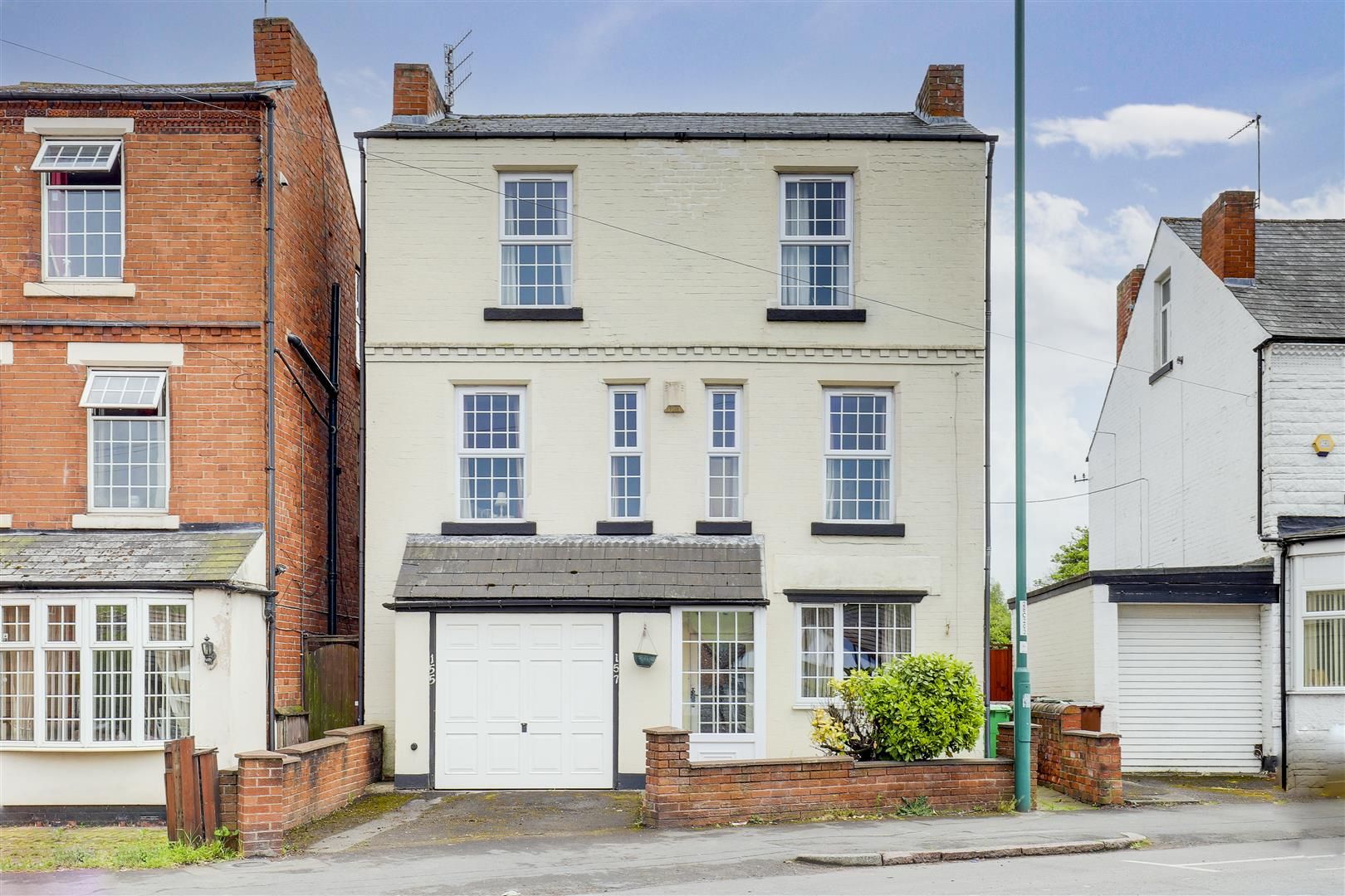 4 bed detached house for sale in Cinderhill Road, Bulwell