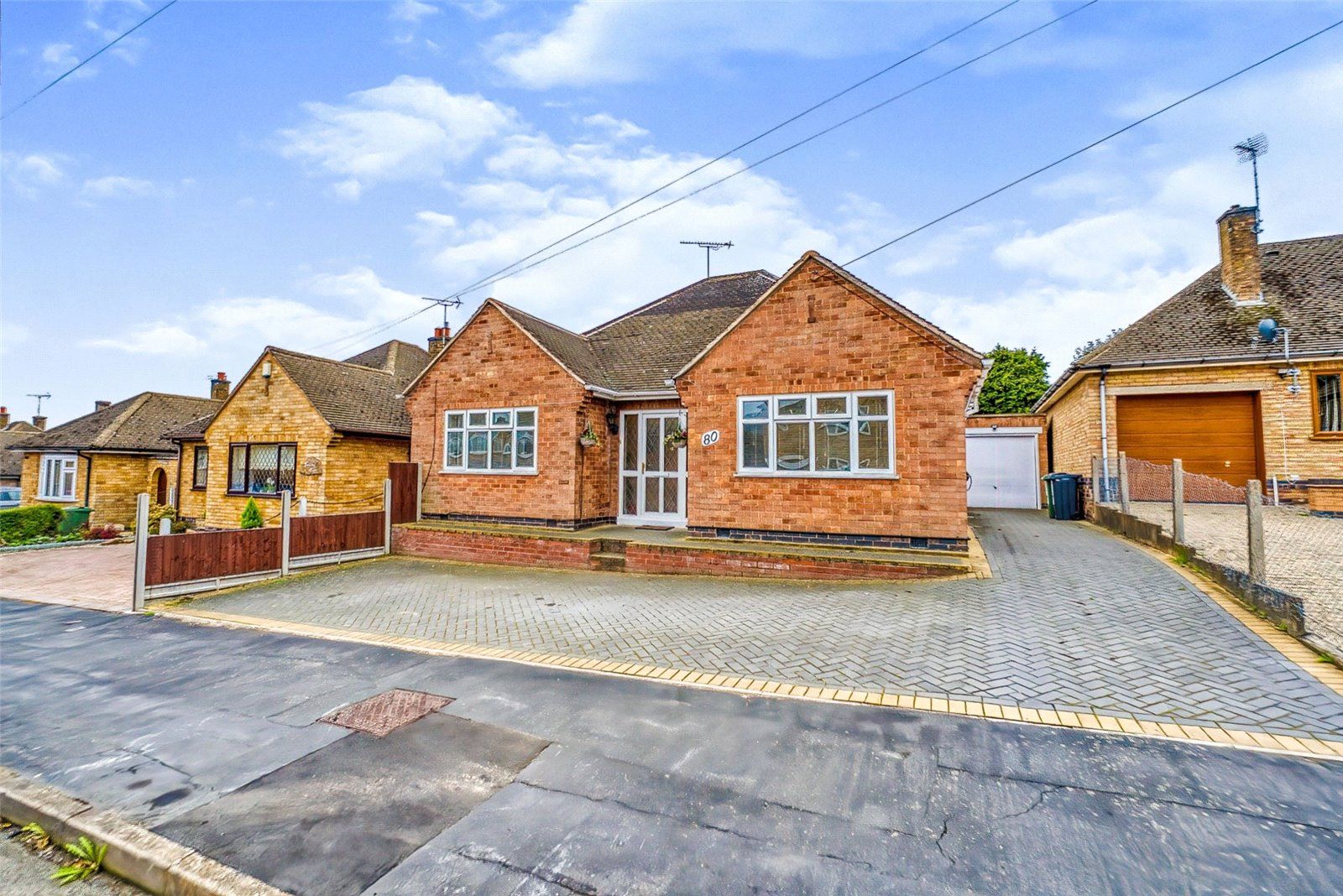 4 bed bungalow for sale in Harrowgate Drive, Birstall, Leicester