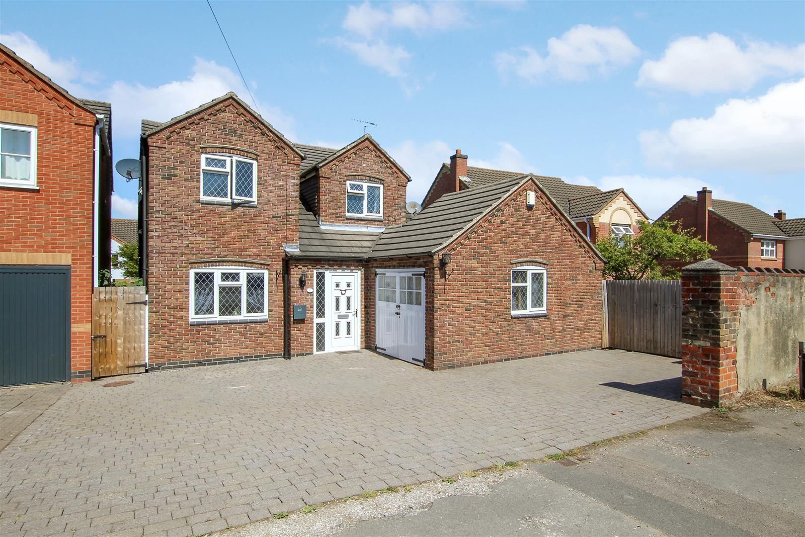 4 bed detached house for sale in The Square, Oakthorpe, Swadlincote