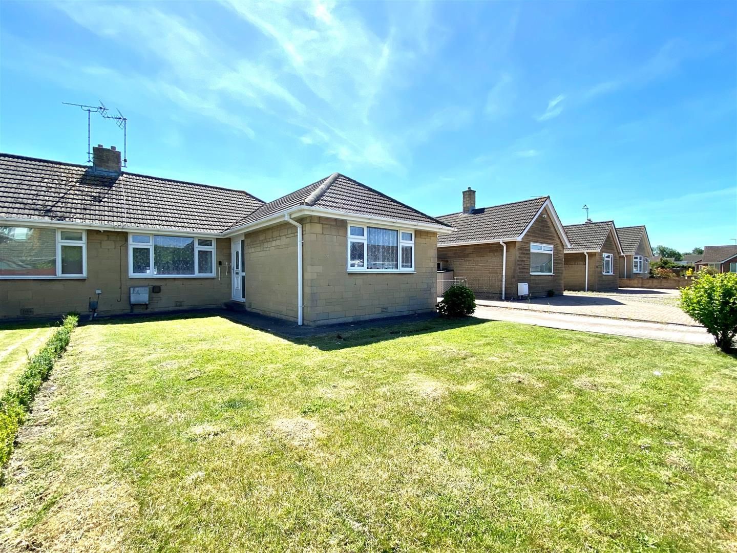 2 bed bungalow for sale in Blakeney Avenue, Nythe, Swindon SN3 Zoopla
