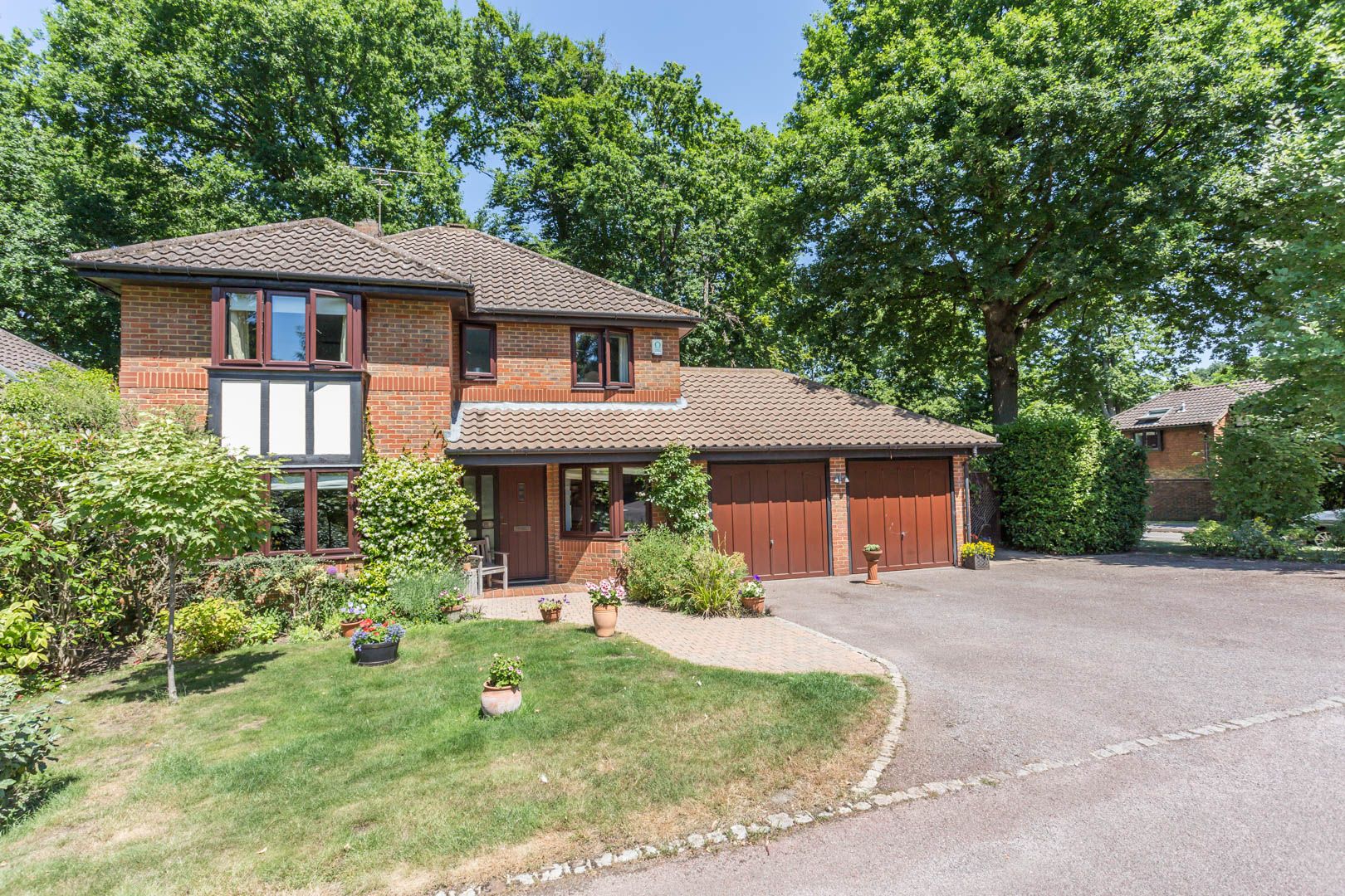 4 bed detached house for sale in Premium Location. The Burlings, Ascot
