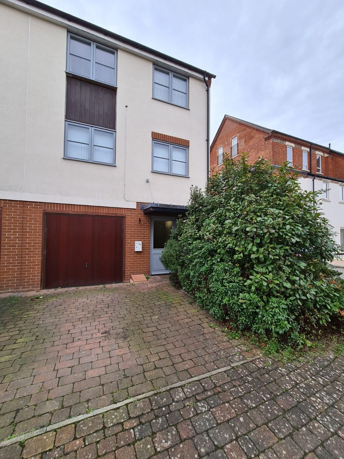 4 bed property to rent in Northbrook Crescent, Basingstoke RG24 Zoopla