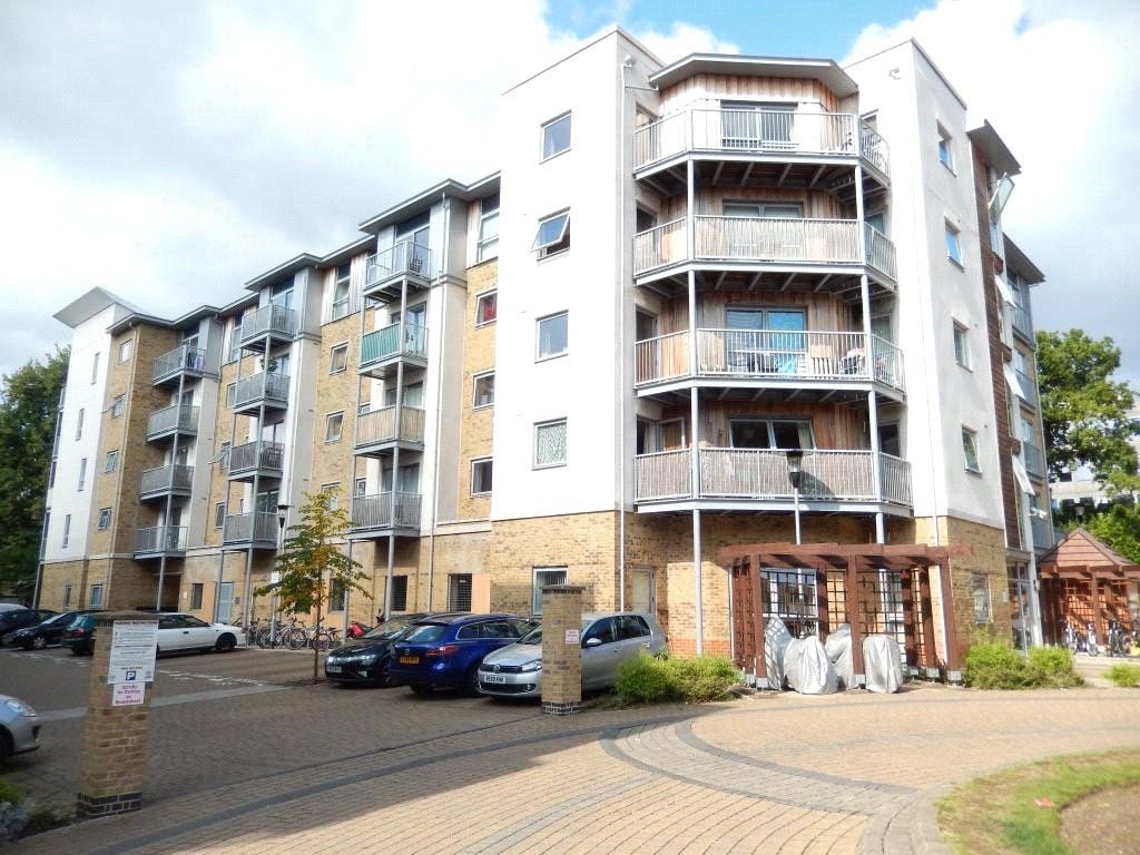 2 bed flat for sale in Calloway House, Coombe Way, Farnborough