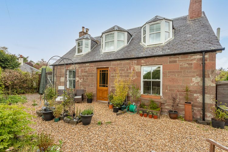 4 bed detached house for sale in Woodlands Road, Rosemount, Blairgowrie