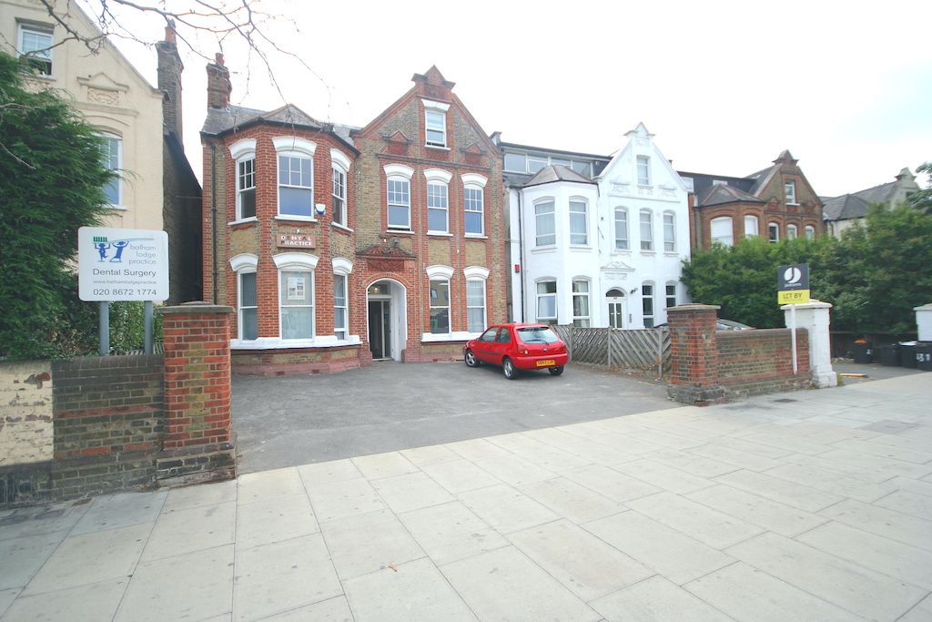 2 bed flat to rent in Balham High Road, Balham, London SW17 Zoopla