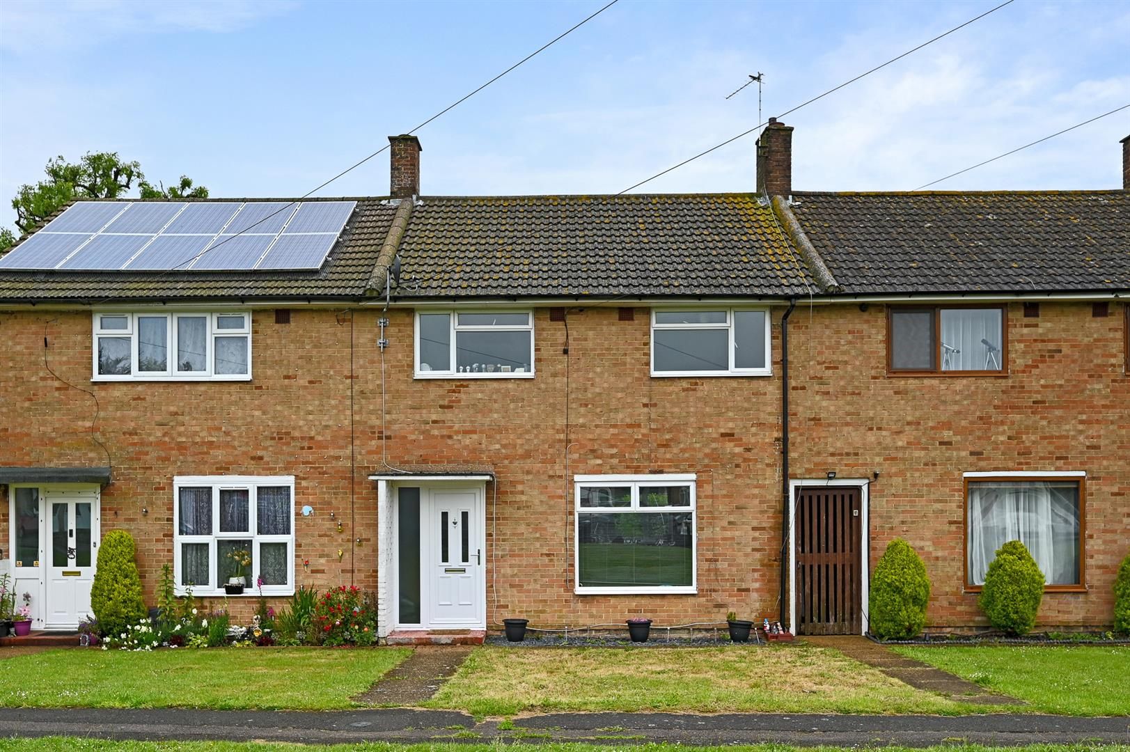 3 bed terraced house for sale in Marbles Way, Tadworth KT20 Zoopla