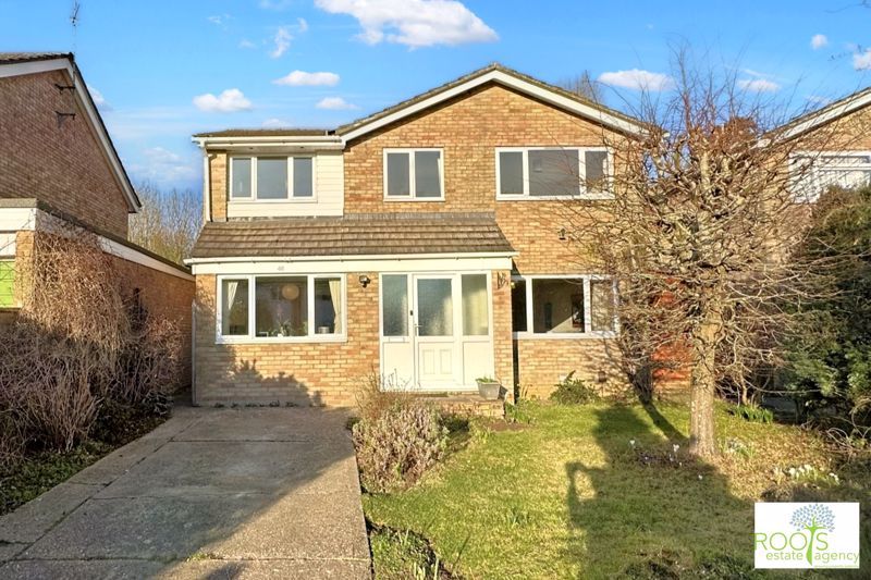 5 bed detached house for sale in Mersey Way, Henwick, Thatcham RG18