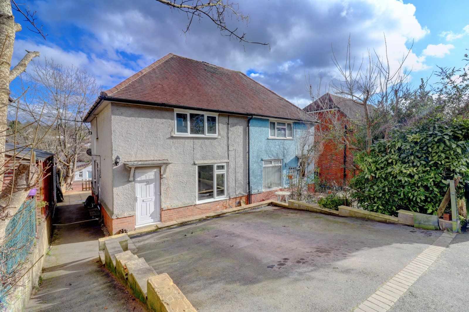 3 bed semidetached house for sale in Underwood Road, High