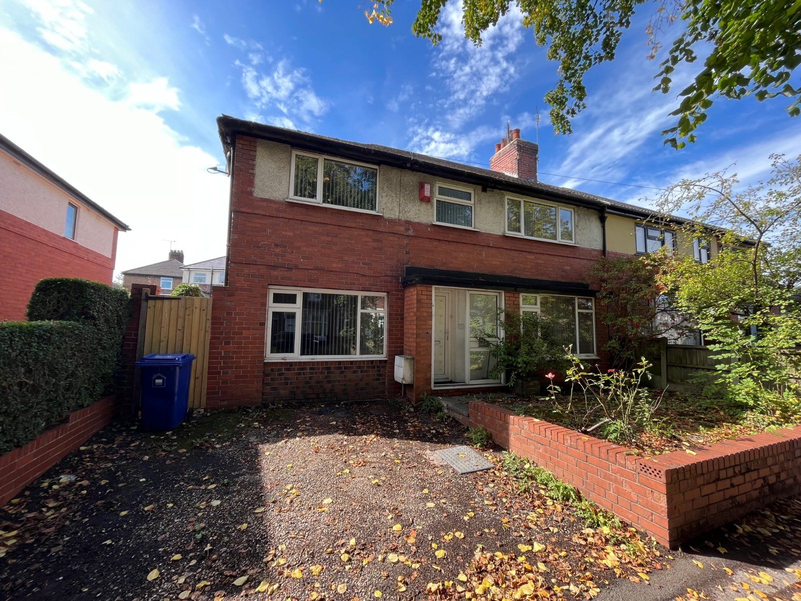 4 bed semidetached house to rent in Basford Park Road, Newcastle