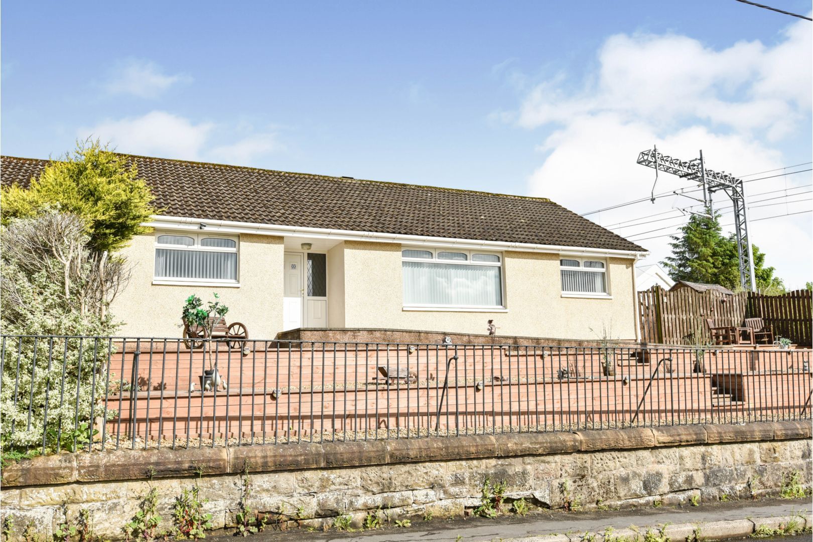 Currieknowe Shotts ML7  