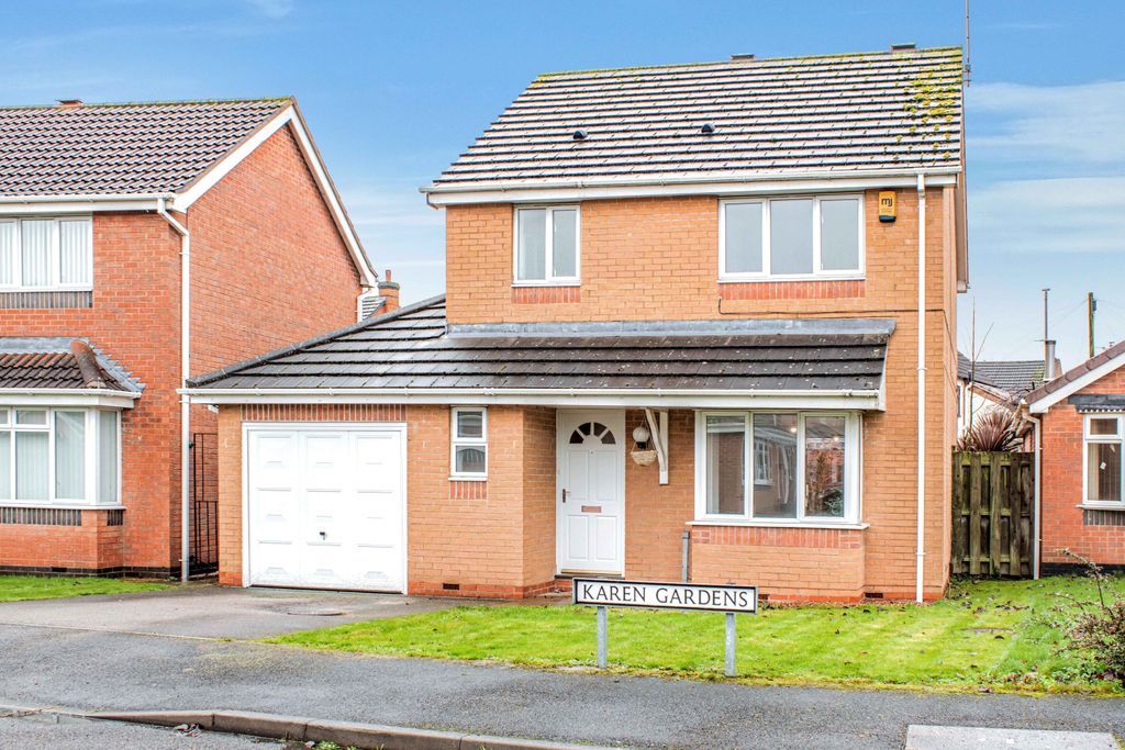 3 bed detached house for sale in Karen Gardens, Beeston, Nottingham NG9