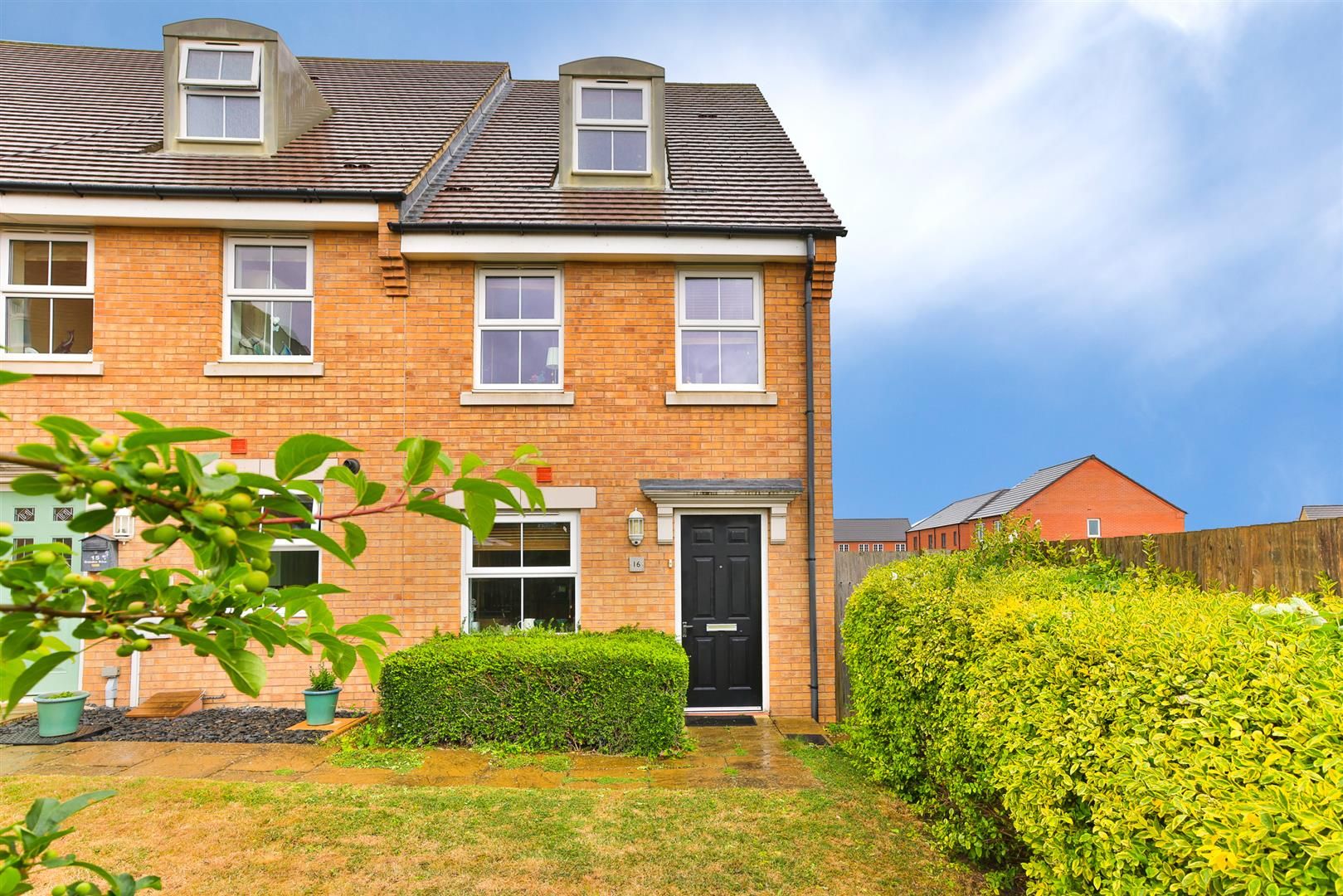 3 bed town house for sale in Grendon Drive, Barton Seagrave, Kettering